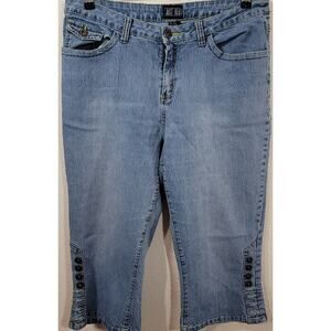 Just Blu Stonewashed Denim Capri Pants 16 Flat Front Decorative Buttons on Legs